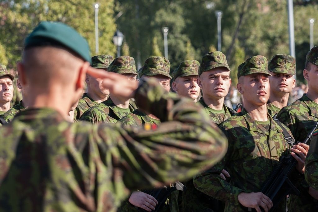 Reinstatement of Lithuanian citizenship and service in Lithuanian armed forces. Military service in Lithuania